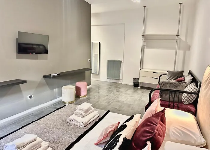 Xcross Garbatella Konukevi Roma