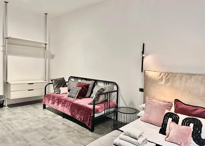 Xcross Garbatella Konukevi